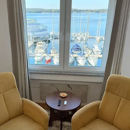 Harbour Apartament *